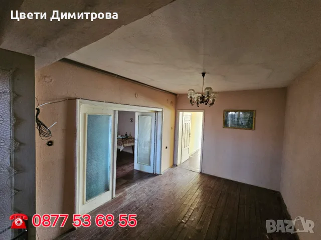 Продавам триетажна къща с лятна кухня и гараж за два автомобила , снимка 9 - Къщи - 49178115