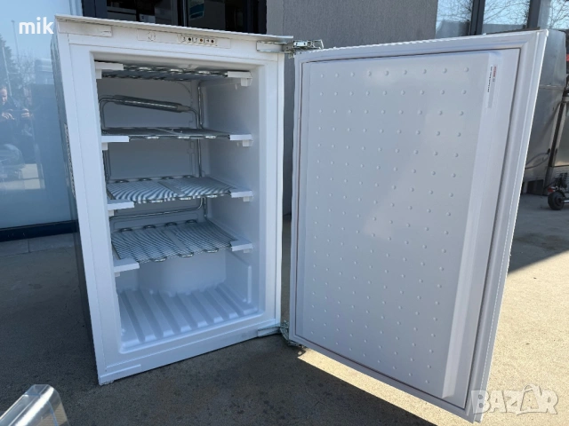 Малък фризер за вграждане Bosch 4 чекмеджета , снимка 10 - Фризери - 53703263