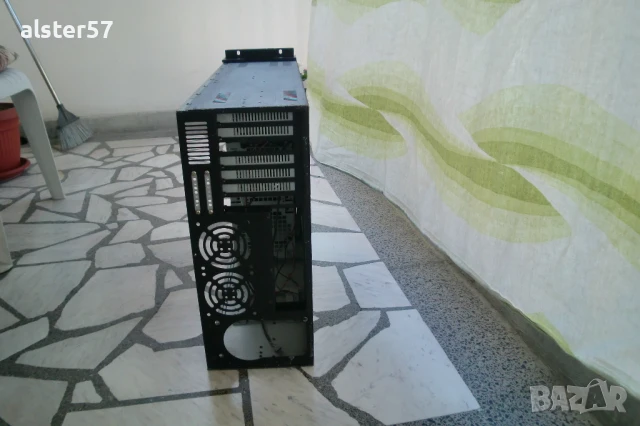 Голяма компютърна кутия, снимка 8 - Работни компютри - 50575443
