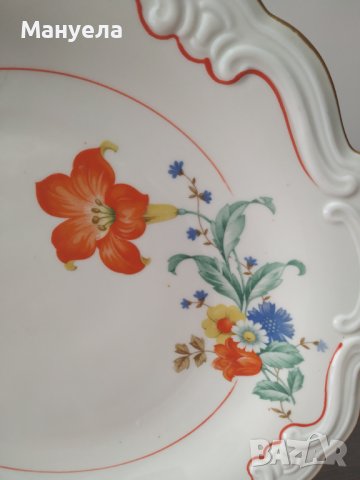 Старо красиво плато с флорални мотиви,ръчно рисувани, златен кант - на места протрит, снимка 4 - Чинии - 40316641