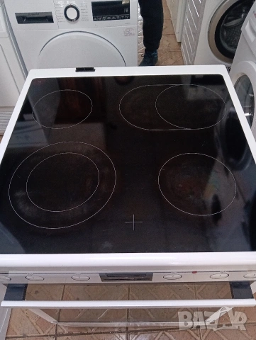 Свободно стояща печка с керамичен плот Аег Aeg с две години гаранция!, снимка 3 - Печки, фурни - 53689727