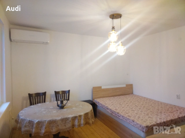 Собственик продава масивна монолитна  двуетажна къща на две плочи с гараж. След основен ремонт на вт, снимка 10 - Къщи - 53612474