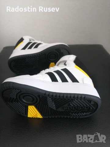 Продавам детски маратонки