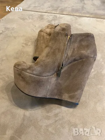 Дамски боти, снимка 2 - Дамски боти - 49093597