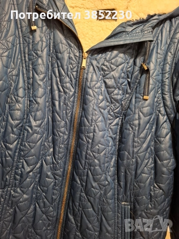 Продавам синьо яке голямо 