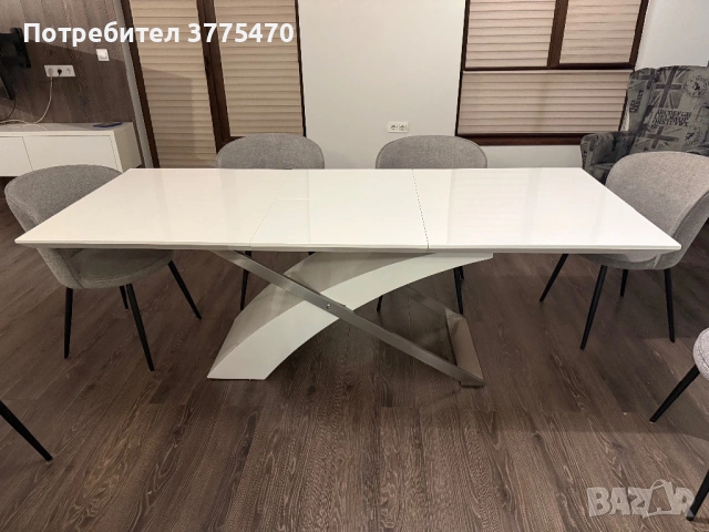 Трапезна маса бял гланц - разтегателна
