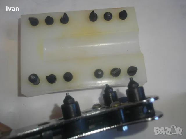 НОВ ЧАСОВНИКАРСКИ СПЕЦИАЛИЗИРАН ИНСТРУМЕНТ РЪЧЕН МЕХАНИЧЕН КЛЮЧ 145мм с 12 приставки в дървена кутия, снимка 15 - Други инструменти - 47943342