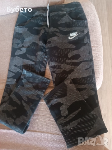 Екип Nike, снимка 3 - Спортни дрехи, екипи - 51791350