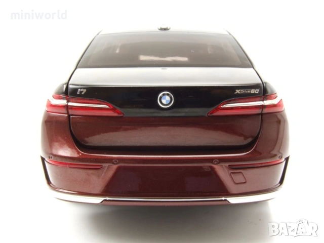 BMW i7 2022 - мащаб 1:18 на Minichamps моделът е нов в кутия, снимка 9 - Колекции - 53561496