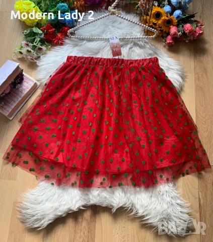 Нова червена пола на точки