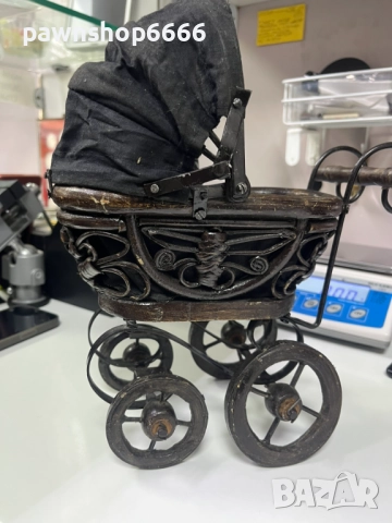 Винтидж викторианска количка за кукли, антична и колекционерска., снимка 3 - Колекции - 51971833