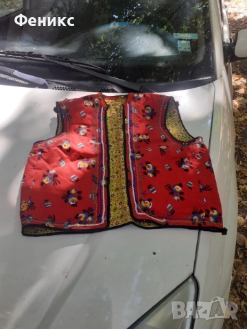 Старо червено шарено елече елек за народна носия, снимка 2 - Антикварни и старинни предмети - 51487702