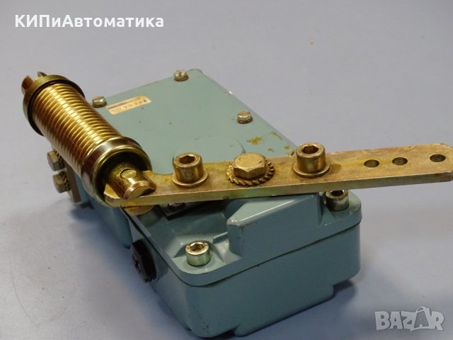 Краен изключвател Telemecanique XY2-CA120, снимка 4 - Резервни части за машини - 35891396