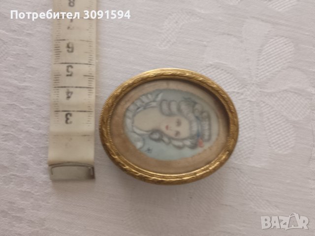 Антична викторианска ръчно рисувана миниатюра на френска притворна дама подписана , снимка 3 - Антикварни и старинни предмети - 44403181