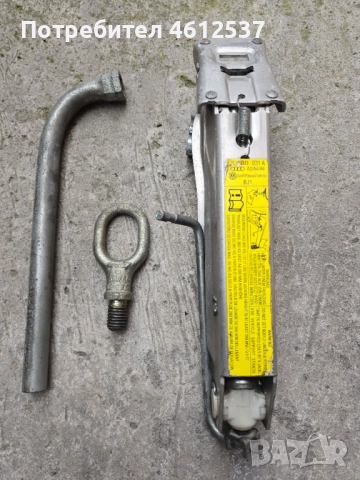 Оригинален крик,ключ и кука за Фолксваген Голф 4/Бора/Ауди/Шкода/Сеат 