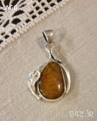 Сребърен масивен медальон с кехлибар, авторски, снимка 4 - Колиета, медальони, синджири - 38599188