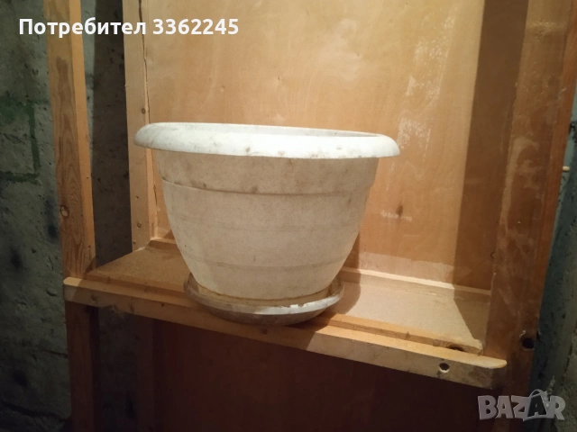 Продавам Кашпа голяма, снимка 2 - Саксии и кашпи - 52897466
