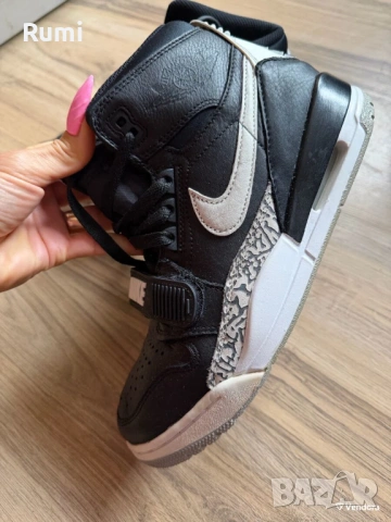 Оригинални кожени маратонки Jordan Legacy 312 „! 41, снимка 7 - Маратонки - 43463750