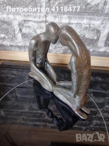Авторска бронзова статуетка , снимка 2 - Антикварни и старинни предмети - 52431982