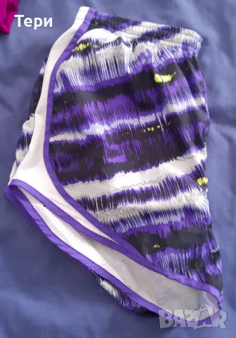 Nike Dri-Fit дамски къси шорти, снимка 2 - Къси панталони и бермуди - 47570571