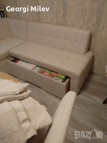 Ъглов диван с подарък 4 стола , снимка 2 - Дивани и мека мебел - 52589985