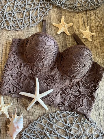 Бюстие, снимка 2 - Корсети, бюстиета, топове - 41877171
