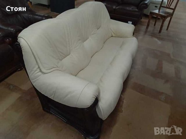 Кремав кожен диван с дървен обков - естествена кожа, снимка 2 - Дивани и мека мебел - 39676149