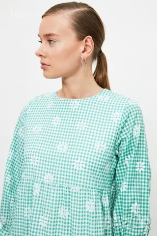 Рокля Trendyol, снимка 4 - Рокли - 48535558