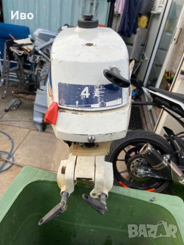 Извънбордов двутактов двигател за лодка Evinrude, 4 конски сили, произведен в САЩ, два цилиндъра, снимка 4 - Воден транспорт - 44349693