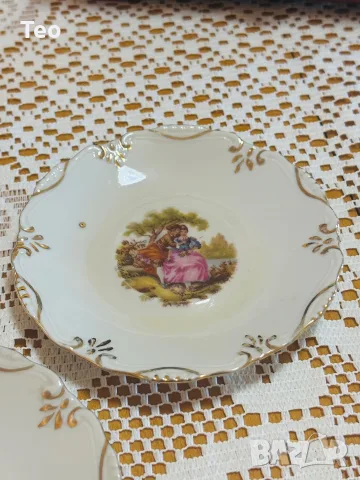 Ретро порцеланови чинийки с позлата и романтична сцена (Fragonard style) Bavaria– 3 бр., снимка 4 - Чинии - 56148981