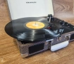 Грамофон в куфарче Crosley Cruiser Deluxe CR8005D – Bluetooth & Vintage Style, снимка 13