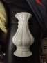 Красива ваза...бяла керамика порцелан - 20 см, снимка 1