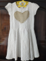 Бяла рокличка със златисто сърце, снимка 1 - Детски рокли и поли - 36167197