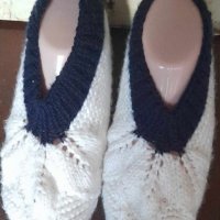 Ръчно плетени дамски терлици, снимка 2 - Дамски чорапи - 42127574