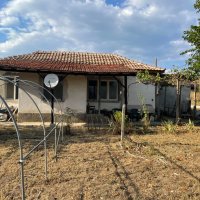 Собственик продава/заменя къща в с. Кръстевич, община Хисаря, снимка 2 - Къщи - 42404155