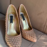 Дамски обувки бежови на ток с шипове ! , снимка 6 - Дамски обувки на ток - 42623669