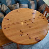 Кръгла кухненска трапезна разтегателна маса с 4 броя кухненски стола, налични 3 комплекта, снимка 9 - Маси - 44713355