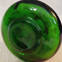 Стара зелена стъклена ваза Maria Hilfberg, снимка 9 - Антикварни и старинни предмети - 44777511