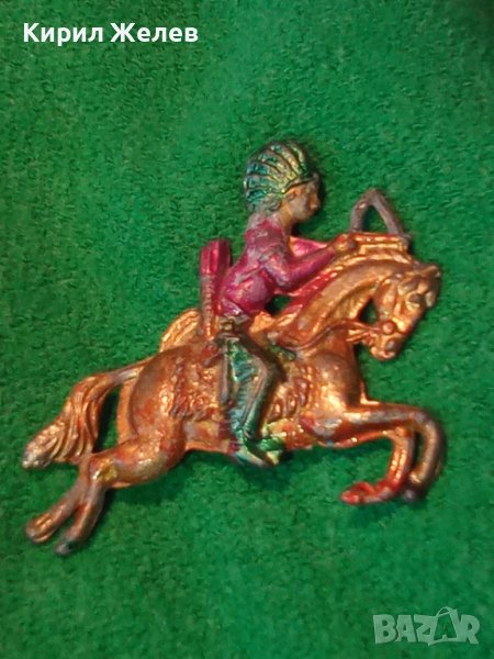 ИНДИАНЕЦ с ЛЪК на КОН СТАРА ОЛОВНА ФИГУРКА РЪЧНО ОЦВЕТЕНА ВОЙНИЧЕ РЯДКА СТАТУЕТКА 9011, снимка 1