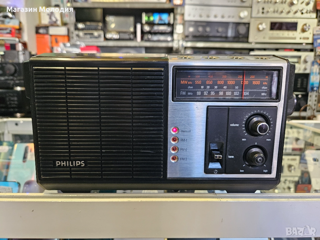 Радио Philips 390 Много добър външен вид. Работи само на средни вълни, на укв не работи., снимка 1