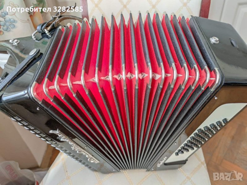 Акордеон Royal Standard Meteor 40 баса, снимка 1