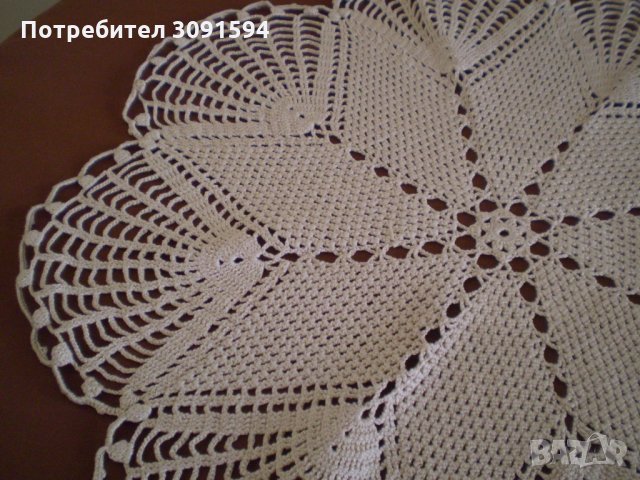 Винтедж плетена на една кука малка кръгла покривка, снимка 4 - Антикварни и старинни предмети - 35778364