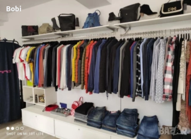 Ликвидация! Магазин за дрехи продава бизнеса или оборудване в Ямбол, снимка 4 - Стелажи и щандове - 53392927