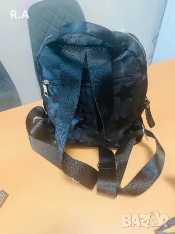 Малка черна раница, снимка 2 - Раници - 49913694