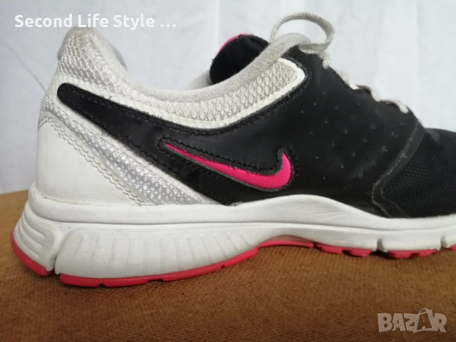 Номер 40 Nike оригинални дамски маратонки Revolution Running, снимка 10 - Маратонки - 52877940