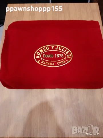 Луксозна дървена кутия за пури Romeo y Julieta 20 Hidalgos Habana Cuba (С кадифен калъф), снимка 2 - Табакери - 56068809