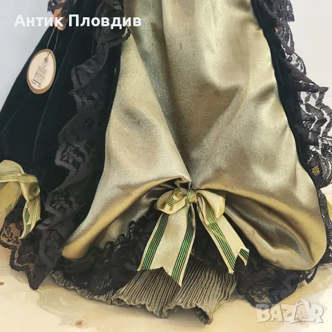 Порцеланова кукла “Vanity Fair” – Stewart Ross Fine Collectibles, снимка 5 - Колекции - 49930827