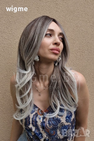 Дълга сребристо руса чуплива перука Силвър