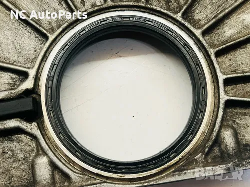 Капак за двигател за БМВ BMW 2 series F46 216d 1.5 дизел B37C15A 8512598 BMW 2017, снимка 5 - Части - 49476286