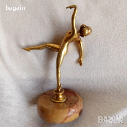Бронзова статуя с позлата. Арт Деко., снимка 3 - Антикварни и старинни предмети - 52919893